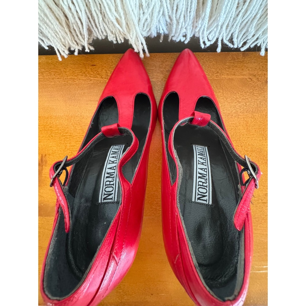80s Vintage NORMA KAMALI Made In Italy Red Leather T Strap Stiletto Heels Size 7 - Picture 12 of 15